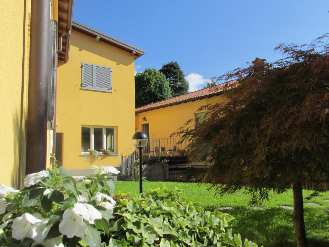 Ostello Residenza Molinatto Oggiono Dış mekan fotoğraf